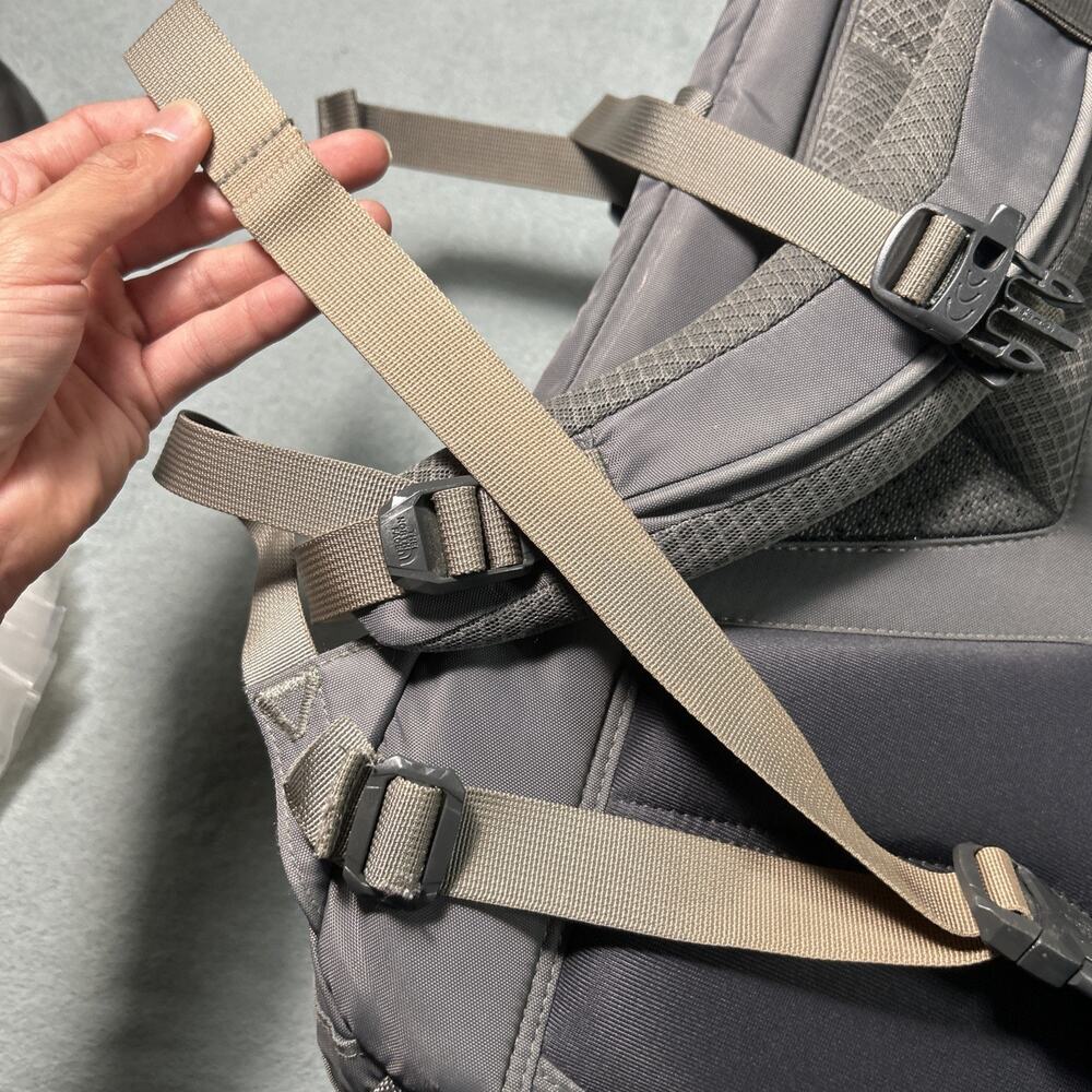 The North Face Router Transit Large 41 L Backpack School Hiking Travel Camping - Picture 15 of 16